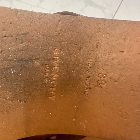 GIVENCHY TAN SANDALS - Picture 3 of 3